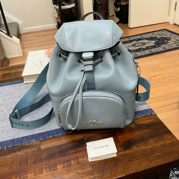 Cute coach pac back like new - Picture 6 of 6